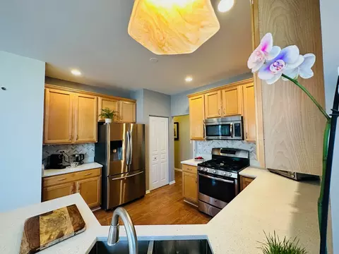 Kitchen - 2820 Waterfront Ave, Algonquin, IL 60102 photo 6 of 6