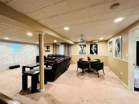 Dining - 2820 Waterfront Ave, Algonquin, IL 60102 photo 3 of 3