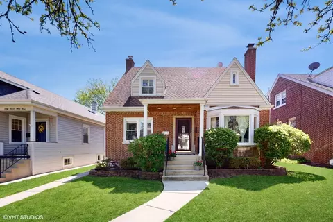 6757 N Oxford Ave, Chicago, IL 60631
