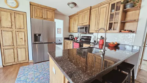 Kitchen - 469 Knoll Crest Dr, Bartlett, IL 60103 photo 1 of 3