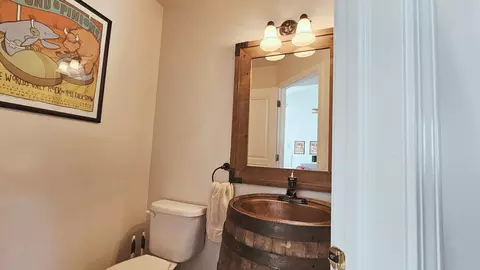Bath - 469 Knoll Crest Dr, Bartlett, IL 60103 photo 1 of 4
