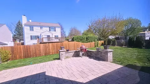Exterior - 469 Knoll Crest Dr, Bartlett, IL 60103 photo 4 of 7