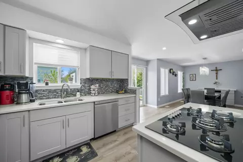 Kitchen - 21754 W Halifax Dr, Plainfield, IL 60544 photo 5 of 7