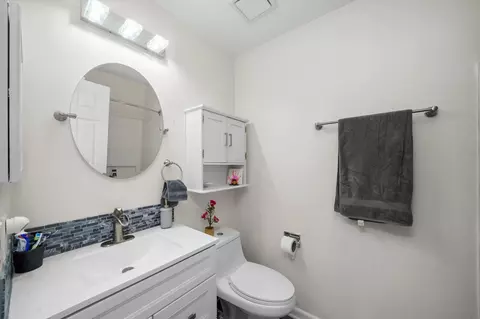 Bath - 21754 W Halifax Dr, Plainfield, IL 60544 photo 3 of 6