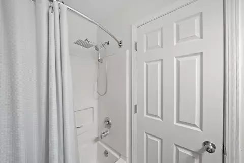 Bath - 21754 W Halifax Dr, Plainfield, IL 60544 photo 4 of 6