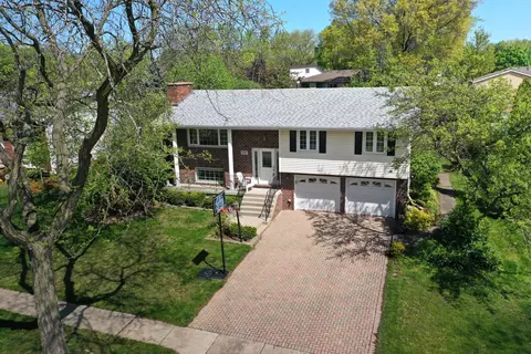530 Janine Ln, Schaumburg, IL 60193