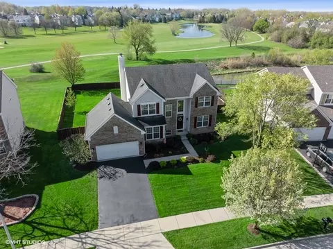 Exterior - 1021 Biltmore Dr, Elgin, IL 60120 photo 2 of 7