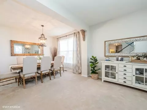 Dining - 1021 Biltmore Dr, Elgin, IL 60120 photo 3 of 3