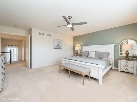 Bedroom - 1021 Biltmore Dr, Elgin, IL 60120 photo 2 of 5