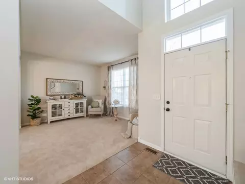 Entry Way - 1021 Biltmore Dr, Elgin, IL 60120 photo 1 of 4