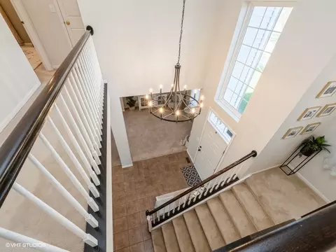 Entry Way - 1021 Biltmore Dr, Elgin, IL 60120 photo 4 of 4