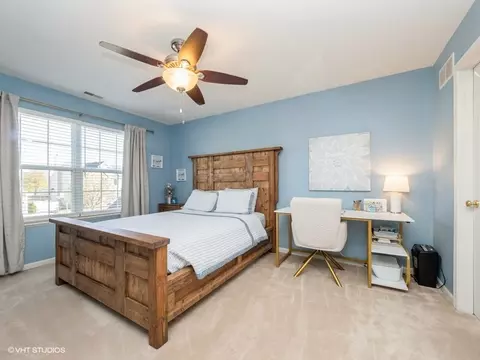 Bedroom - 1021 Biltmore Dr, Elgin, IL 60120 photo 5 of 5