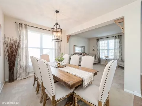 Dining - 1021 Biltmore Dr, Elgin, IL 60120 photo 2 of 3