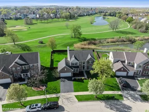 Exterior - 1021 Biltmore Dr, Elgin, IL 60120 photo 3 of 7