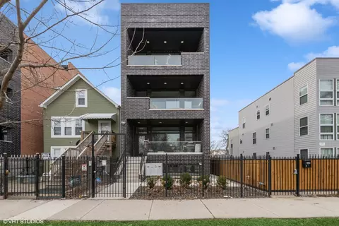 1818 N Sawyer Ave #1W, Chicago, IL 60647