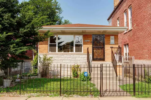 10010 S Indiana Ave, Chicago, IL 60628