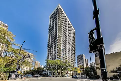 88 W Schiller St #2504L, Chicago, IL 60610