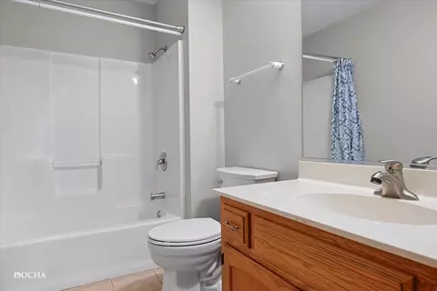 Bath - 25012 Vermette Rd, Plainfield, IL 60585 photo 4 of 4