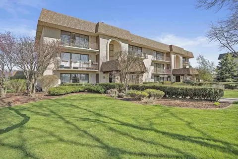 15251 Catalina Dr #3S, Orland Park, IL 60462