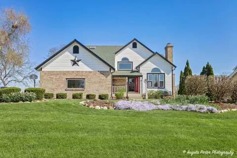 Exterior - 704 Deerpath Rd, Harvard, IL 60033 photo 2 of 16