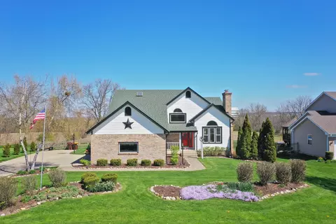 704 Deerpath Rd, Harvard, IL 60033