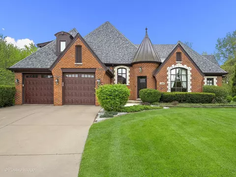 1300 Prairie Ct, West Chicago, IL 60185