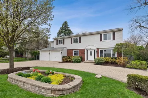 1102 Country Ln, Deerfield, IL 60015