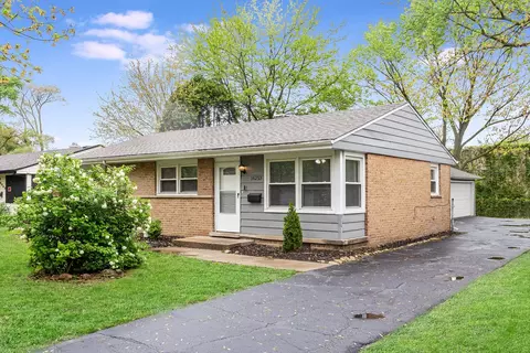 16253 Oxford Dr, Markham, IL 60428