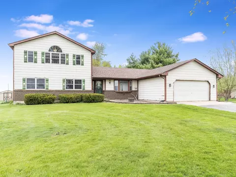 46 W652 Katie Dr, Big Rock, IL 60511