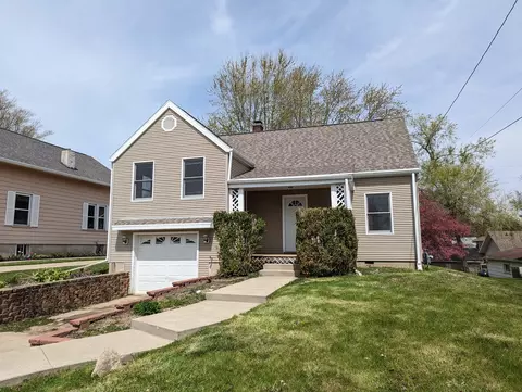 1210 W American St, Freeport, IL 61032