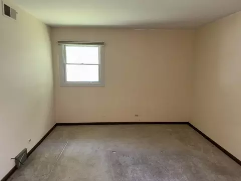 Bedroom - 1301 Wilson Ave, Wheaton, IL 60189 photo 3 of 4