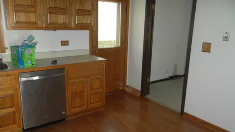 Kitchen - 1301 Wilson Ave, Wheaton, IL 60189 photo 2 of 4