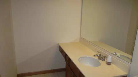 Bath - 1301 Wilson Ave, Wheaton, IL 60189 photo 2 of 5