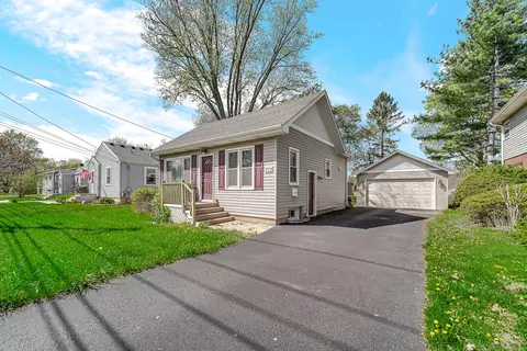 778 Stewart Ave, Elgin, IL 60120