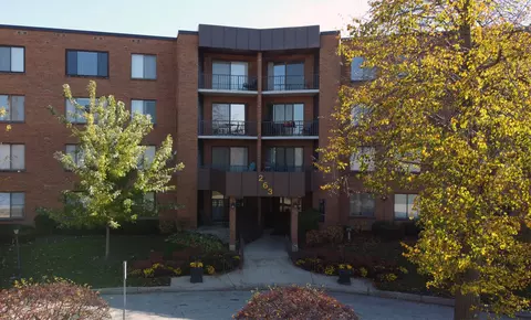 263 S Clubhouse Dr #418, Palatine, IL 60074