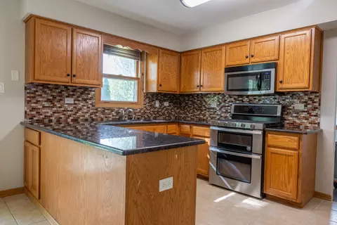 Kitchen - 3005 Ruth Fitzgerald Dr, Plainfield, IL 60586 photo 2 of 3
