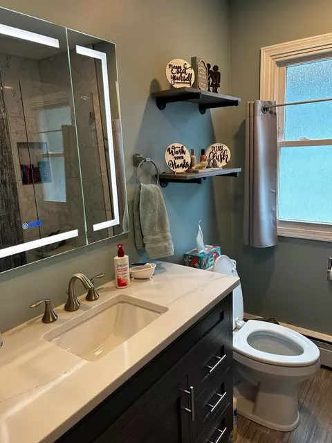 Bath - 4000 Prescott Ave, Lyons, IL 60534 photo 1 of 5