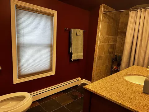 Bath - 4000 Prescott Ave, Lyons, IL 60534 photo 2 of 5