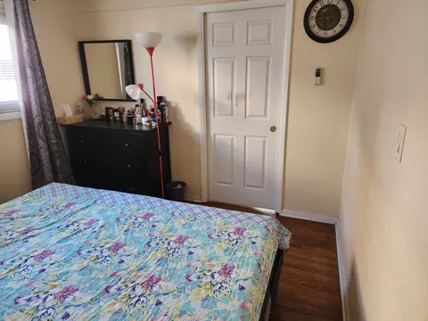 Bedroom - 9460 Dee Rd #1B, Des Plaines, IL 60016 photo 2 of 7