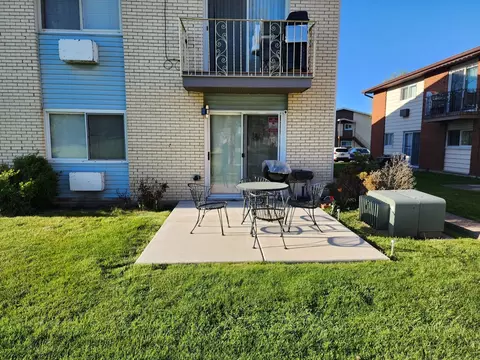 Exterior - 9460 Dee Rd #1B, Des Plaines, IL 60016 photo 2 of 6