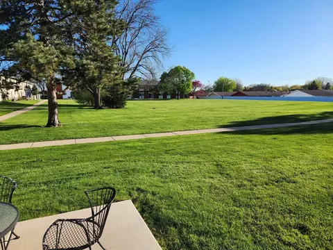 Exterior - 9460 Dee Rd #1B, Des Plaines, IL 60016 photo 6 of 6