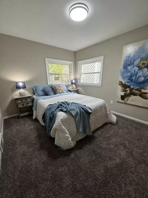 688 Columbia Ave, Elgin, IL 60120 photo 5