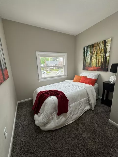 688 Columbia Ave, Elgin, IL 60120 photo 7