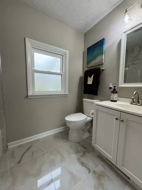 688 Columbia Ave, Elgin, IL 60120 photo 9