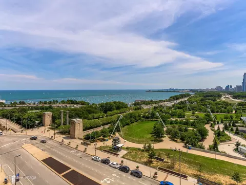 View/Area - 340 E Randolph St #1003, Chicago, IL 60601 photo 2 of 4