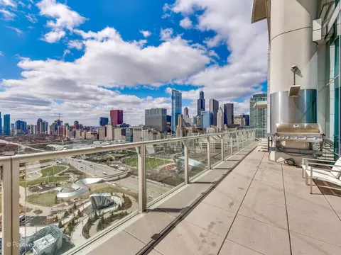 View/Area - 340 E Randolph St #1003, Chicago, IL 60601 photo 4 of 4