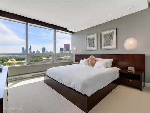 Bedroom - 340 E Randolph St #1003, Chicago, IL 60601 photo 1 of 2