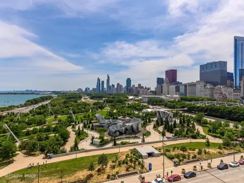View/Area - 340 E Randolph St #1003, Chicago, IL 60601 photo 3 of 4