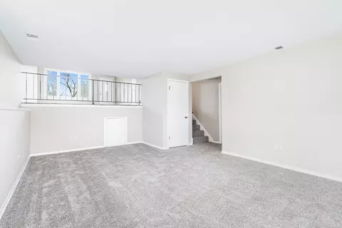 Living - 3950 151st Pl, Midlothian, IL 60445 photo 2 of 2