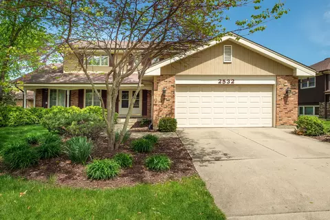 2532 Aylesbury Ln, Darien, IL 60561